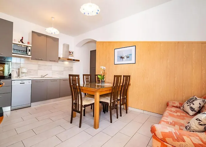 2 Bedroom Amazing In Modric *