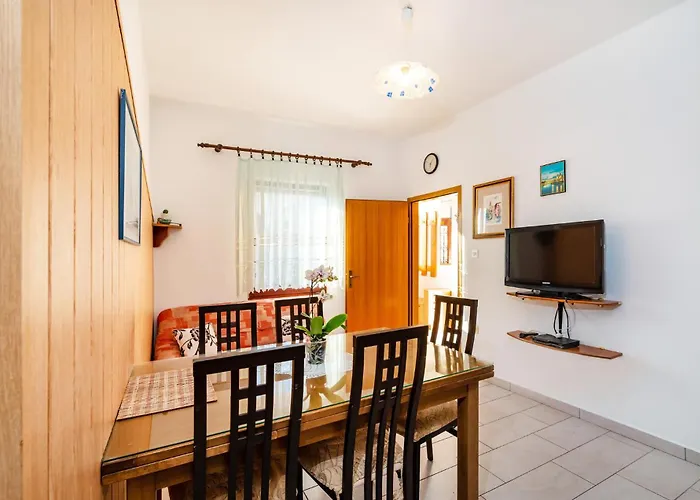2 Bedroom Amazing In Modric Appartamento