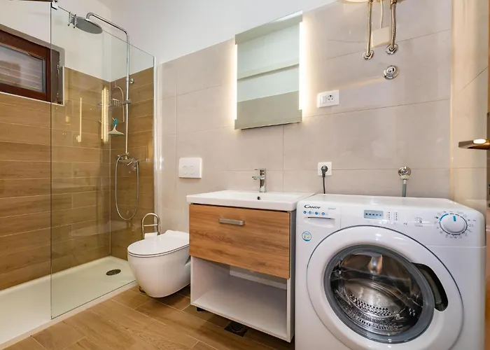 2 Bedroom Amazing In Modric Rovanjska