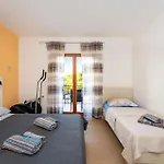 Apartment Stunning In Modric With Wifi Rovanjska