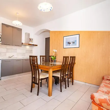 2 Bedroom Amazing In Modric *