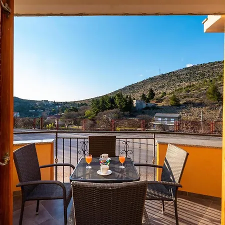 2 Bedroom Amazing In Modric Appartamento